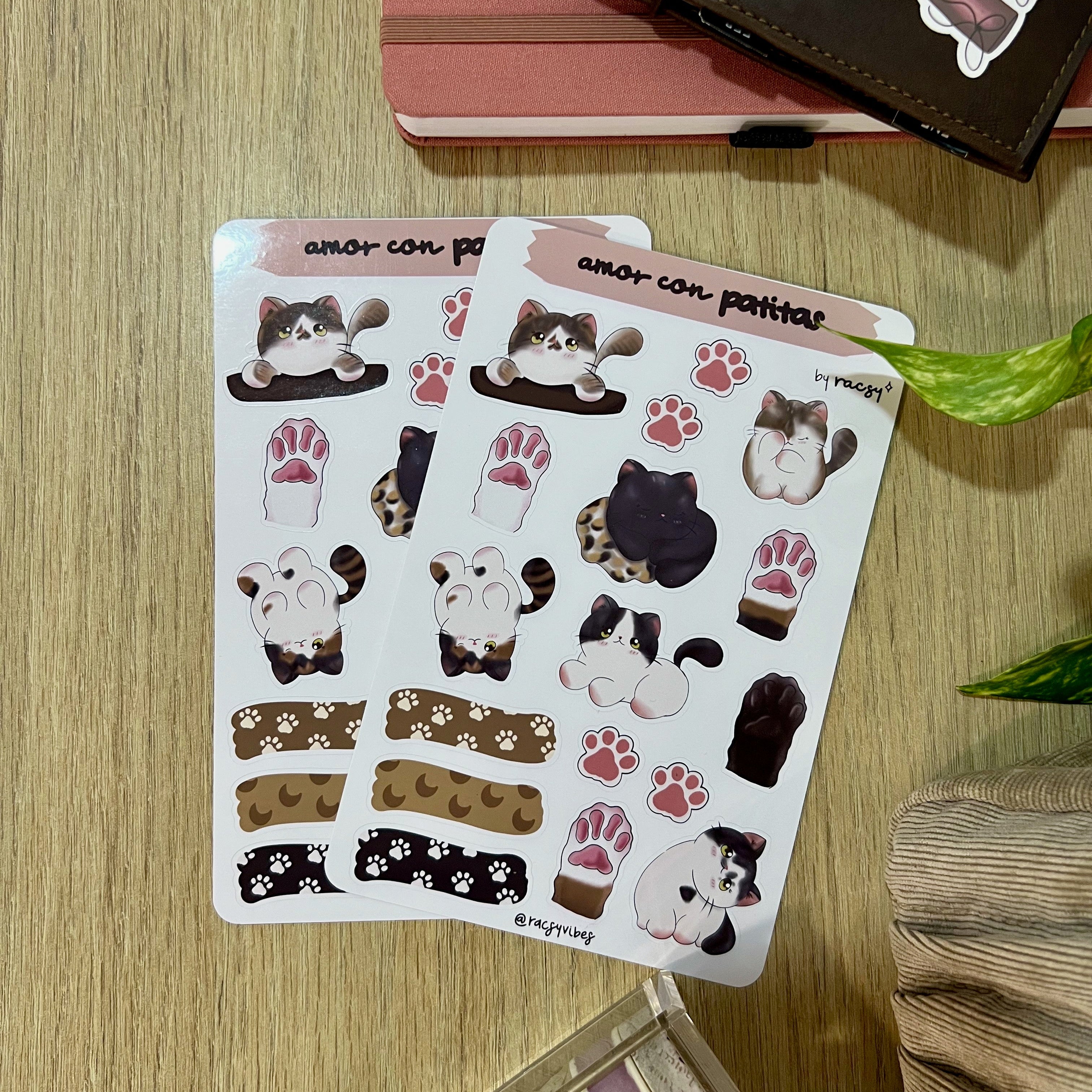 Hojita de stickers Amor con patitas